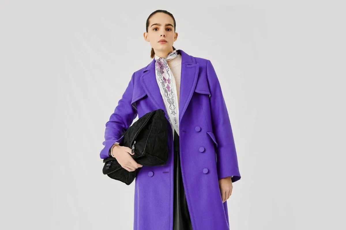 اختاري من مجموعات المعاطف الملونة بدرجات قوية لشتاء 2021