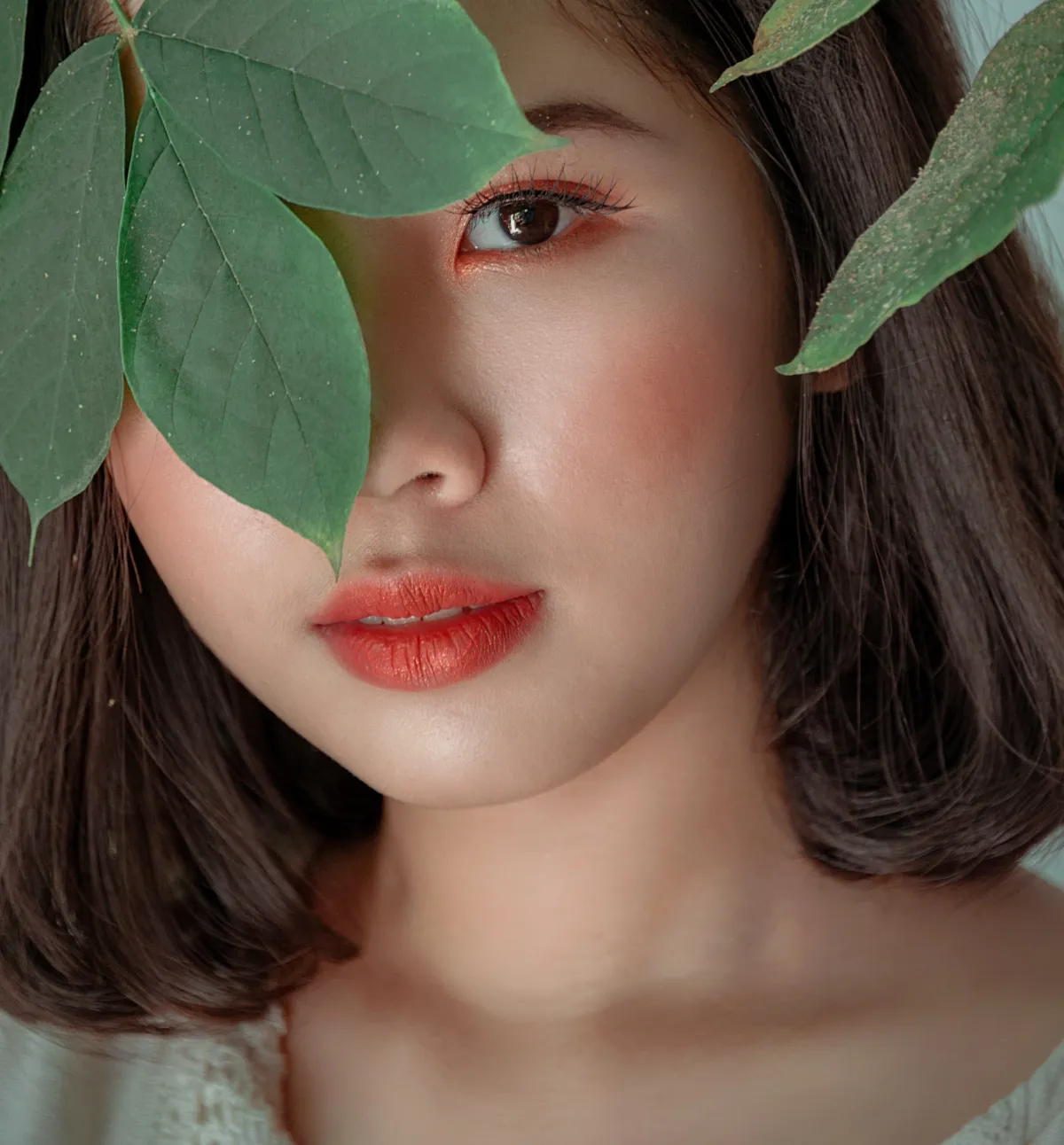 طريقة مكياج عيون خوخي