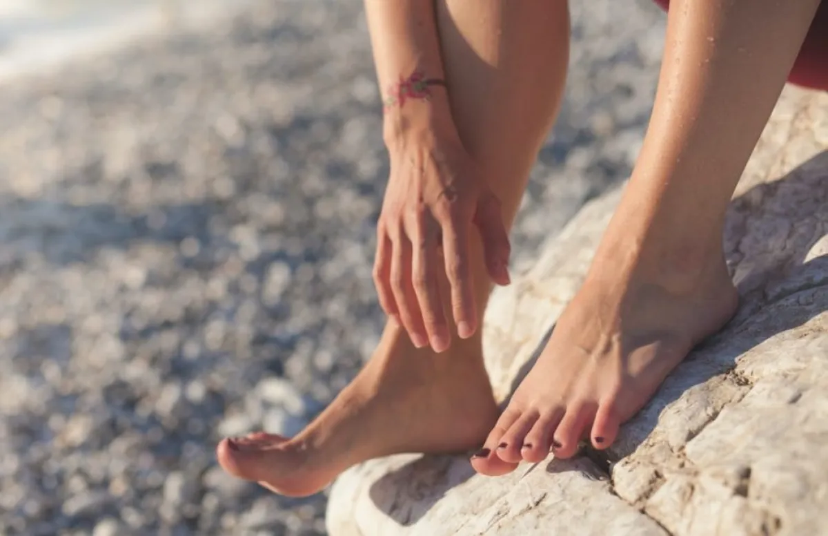 علاج تشققات القدم