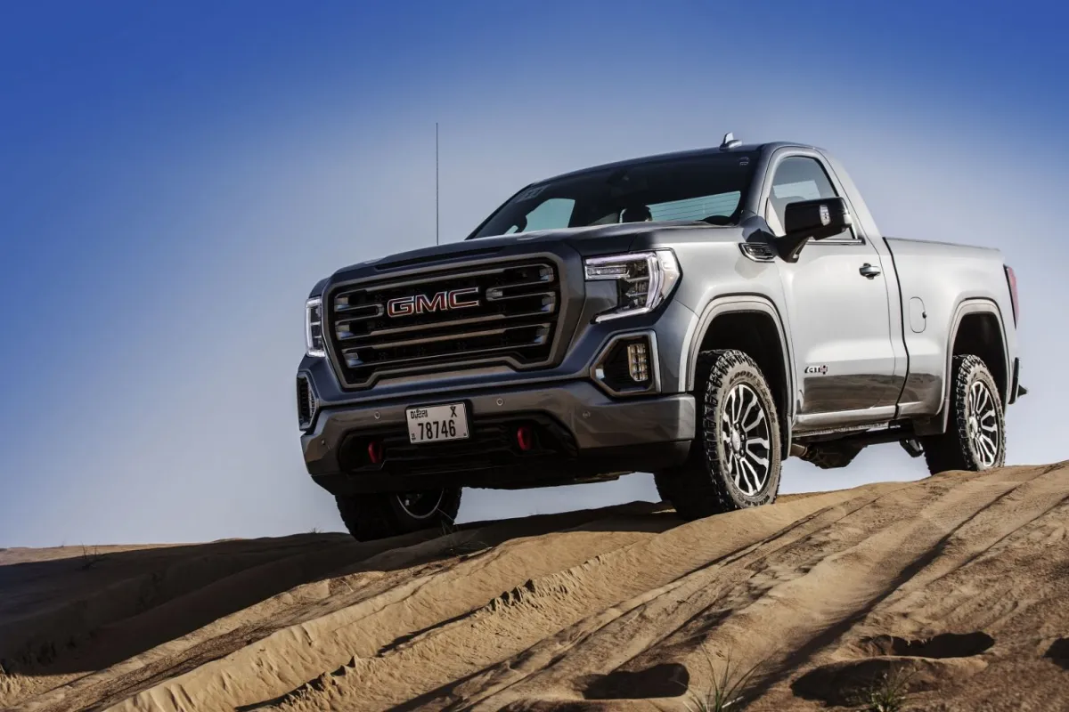 جي ام سي ايه تي 4 قيادة في الصحراء