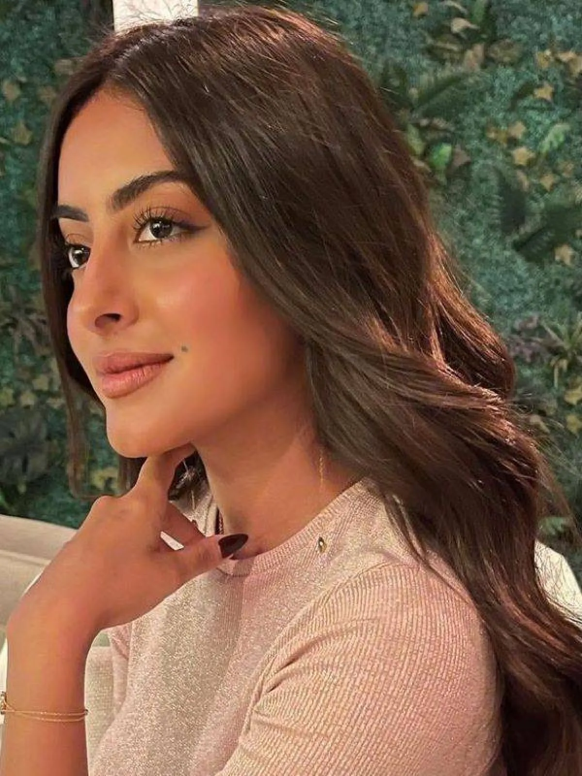 جود عبدالعزيز بمكياج ترابي