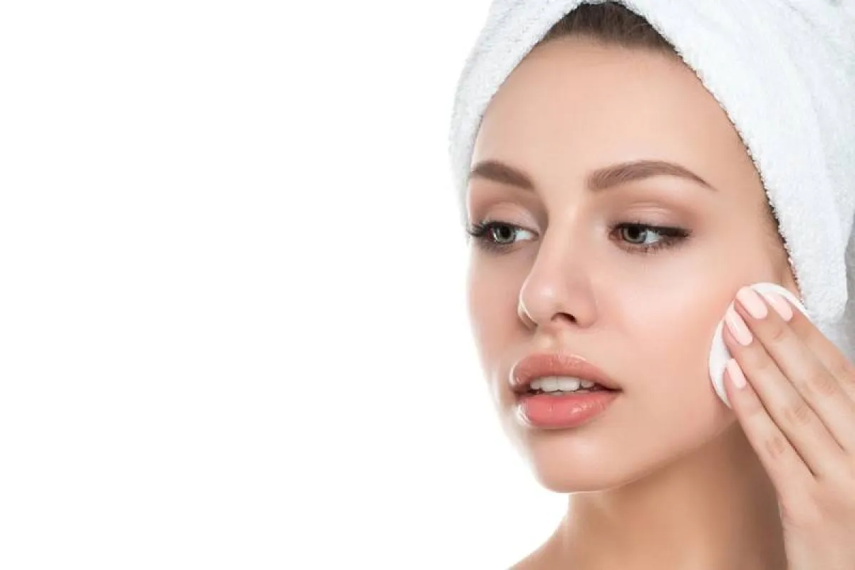 تنظيف البشرة