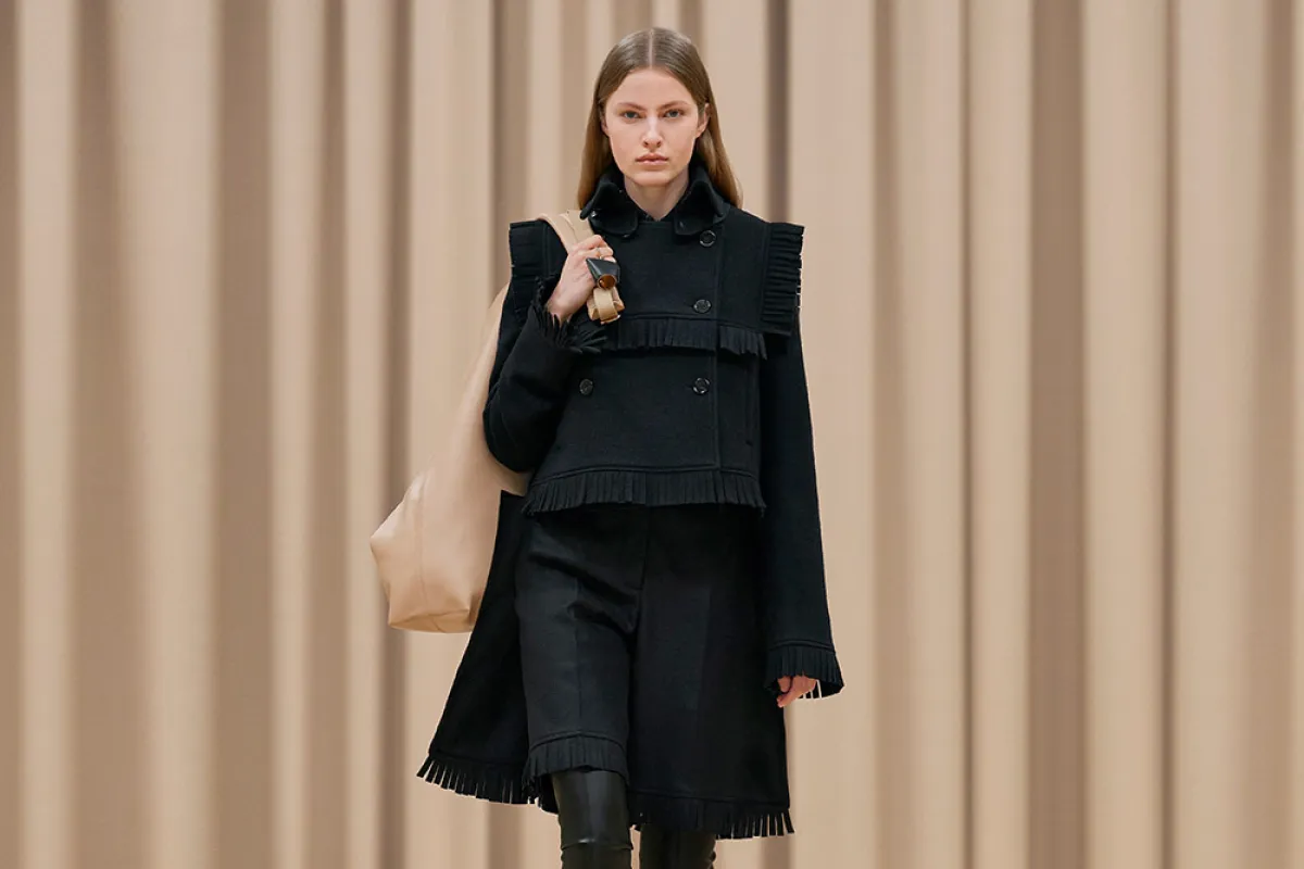 الأزياء المزينة بالشراشيب