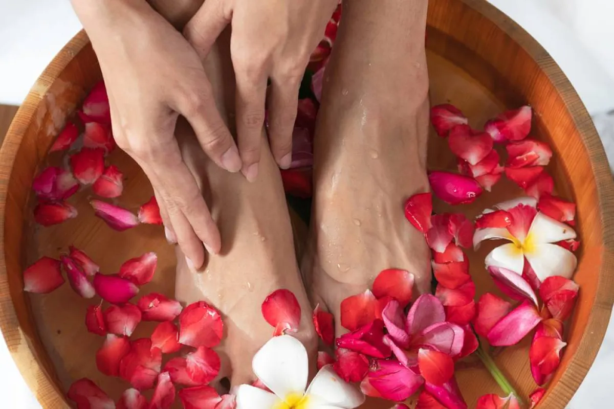 العناية بالقدمين