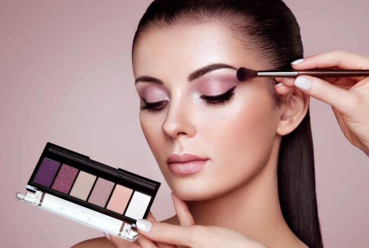 ظلال العيون