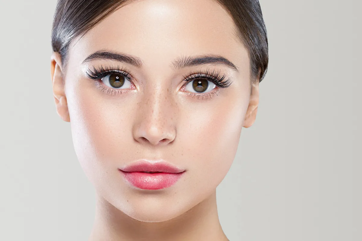 3 حيل تغنيك عن استخدام الرموش الإصطناعية