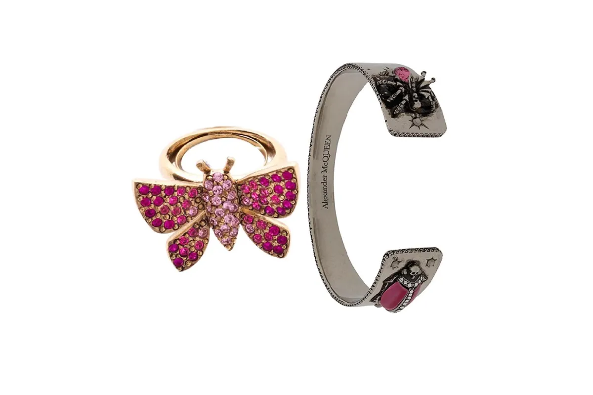 مجوهرات على شكل حشرات لإطلالة عصرية تخطف الأنظار