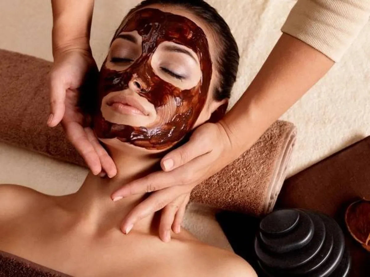 تنظيف البشرة بدبس الخروب