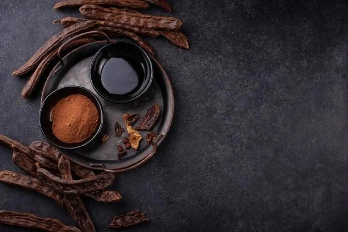 فوائد دبس الخروب للبشرة