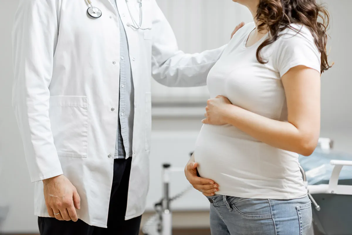 أعراض وعلاج هبوط الرحم أثناء الحمل