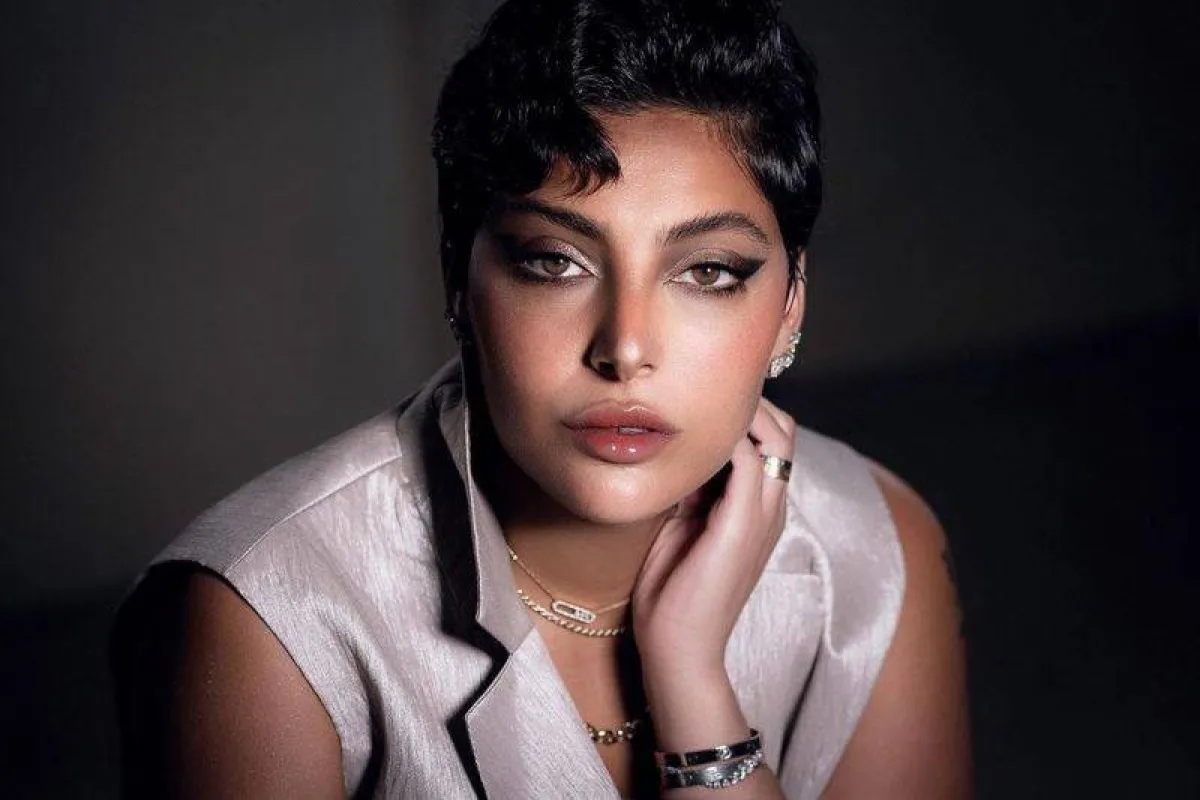 تسريحة شعر بوب فوضوية -الصورة من حساب فاطمة الصفي الرسمي على إنستغرام