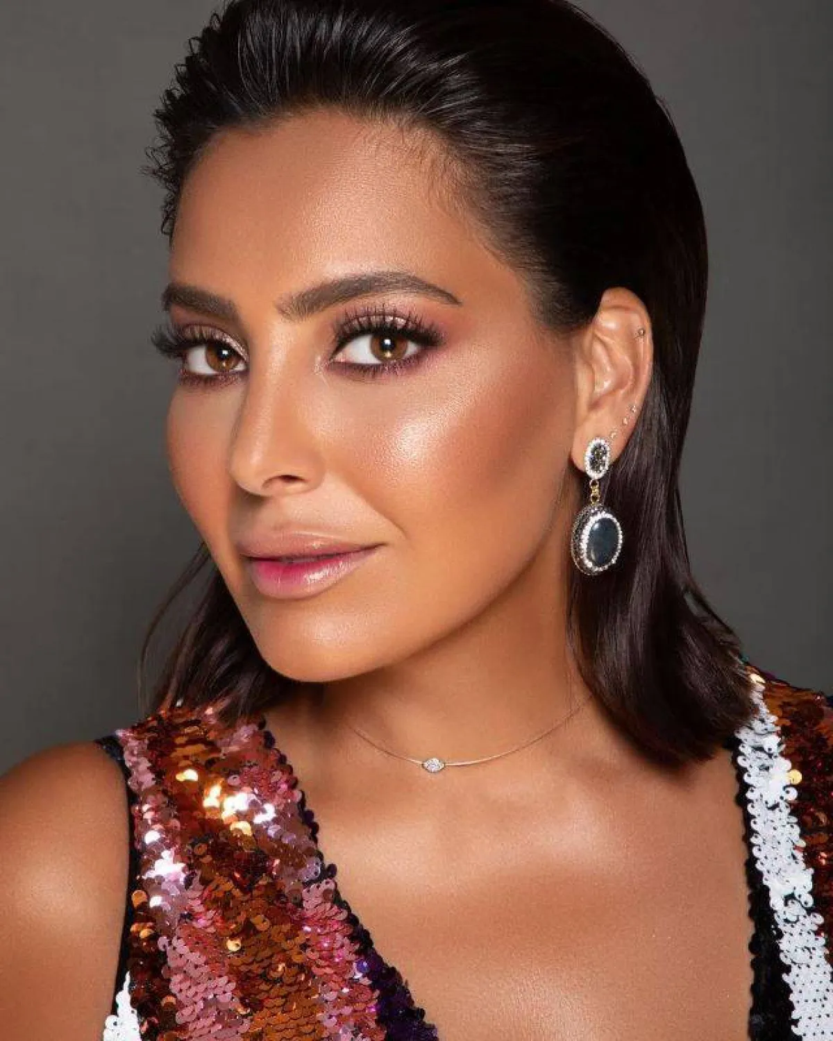 تسريحة شعر مبللة - الصورة من حساب فاطمة الصفي الرسمي على إنستغرام