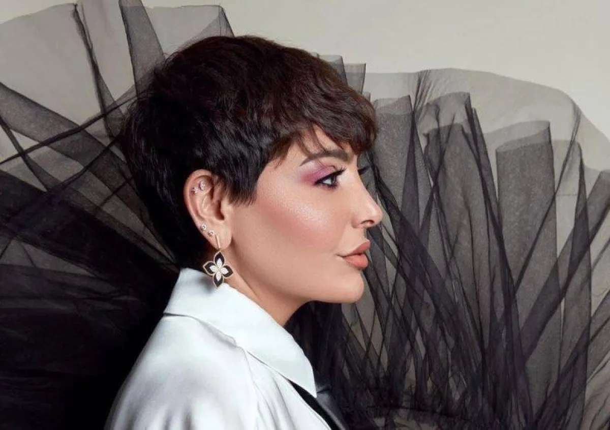 تسريحة شعر قصير- الصورة من حساب فاطمة الصفي الرسمي على إنستغرام