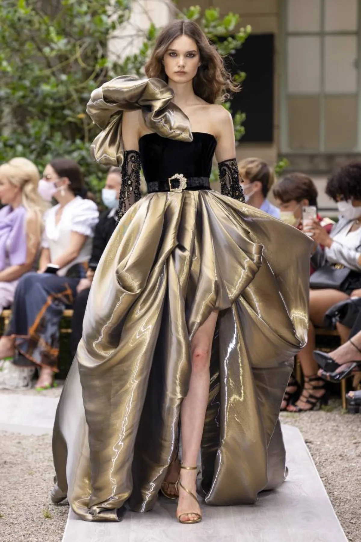 موديلات فساتين خطوبة