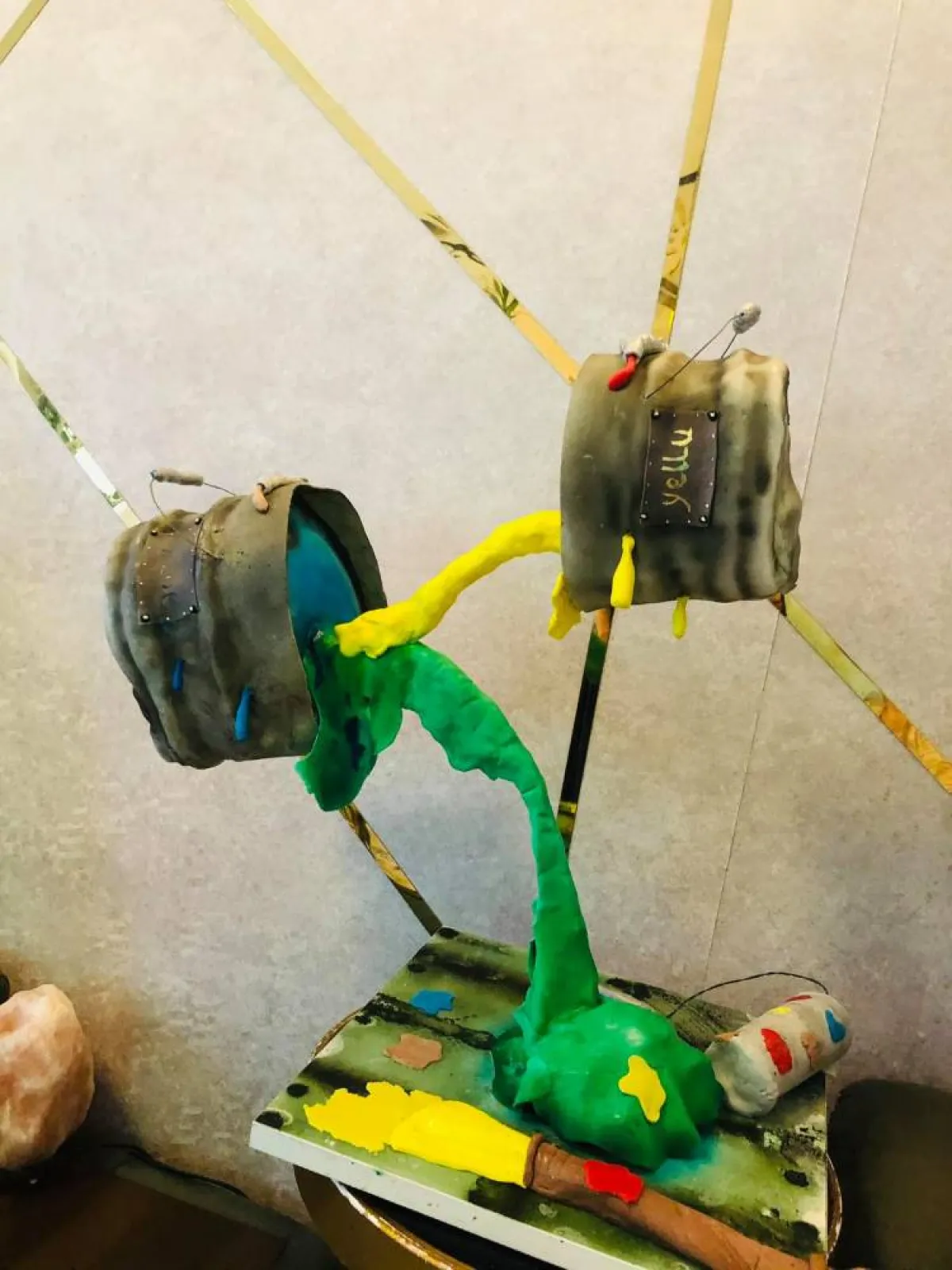 كيك آية حسن تتحدى الجاذبية 