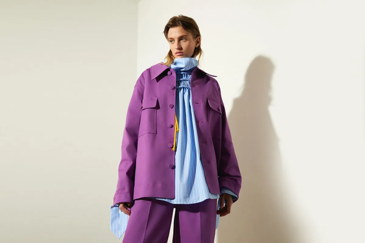 ازياء بألوان مشرقة لخريف 2021-2022