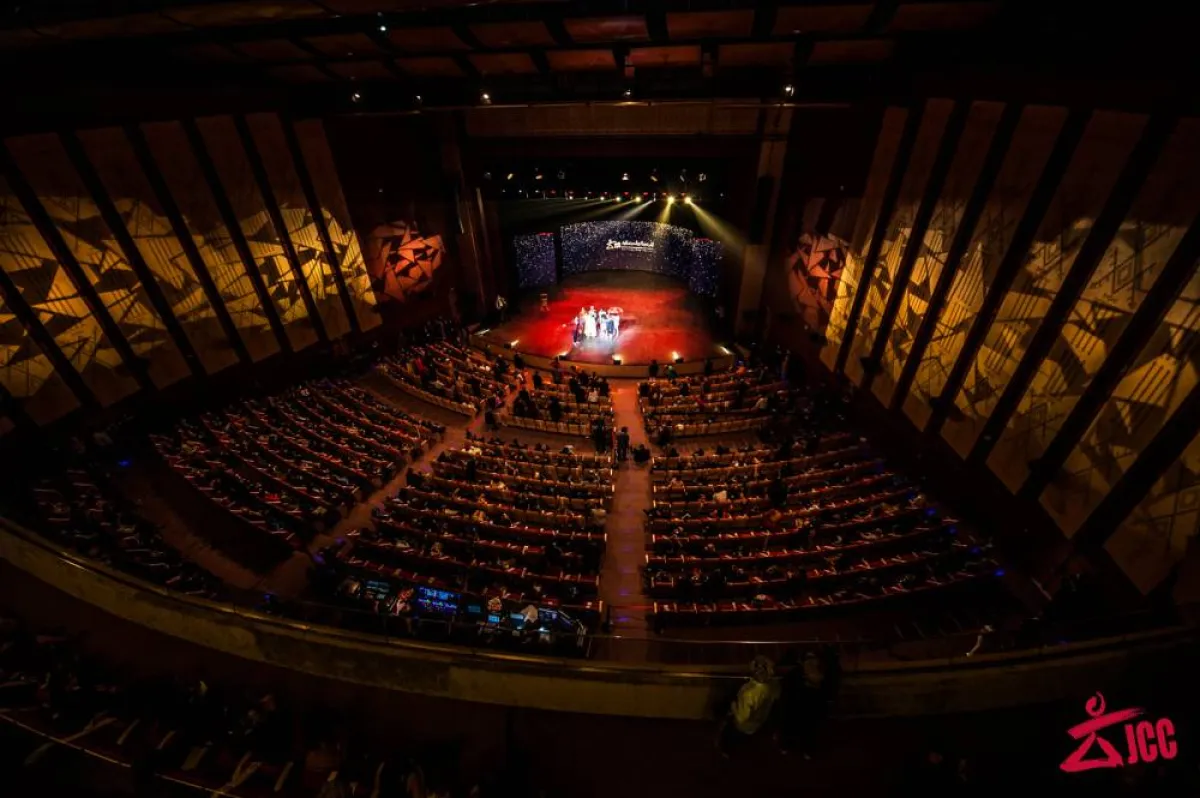 تم الافتتاح للمهرجان  في قاعة الاوبرا بمدينة الثقافة بتونس 