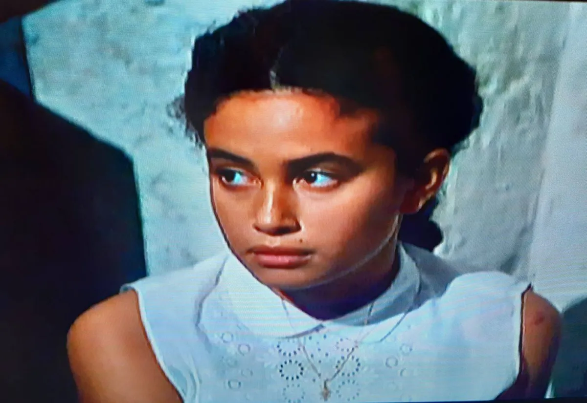 هند صبري في اول فيلم ظهرت فيه صمت القصور 