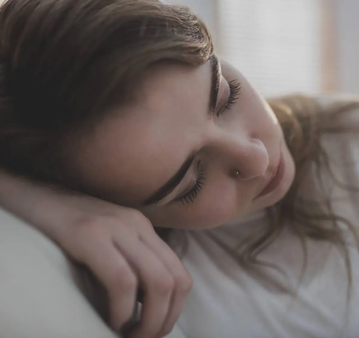 صورة لامرأة نائمة