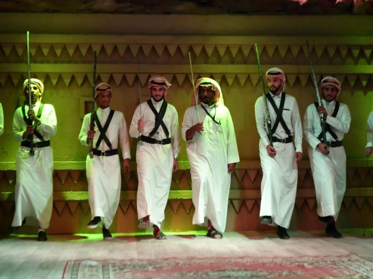 الرقص الشعبي بالأسلحة