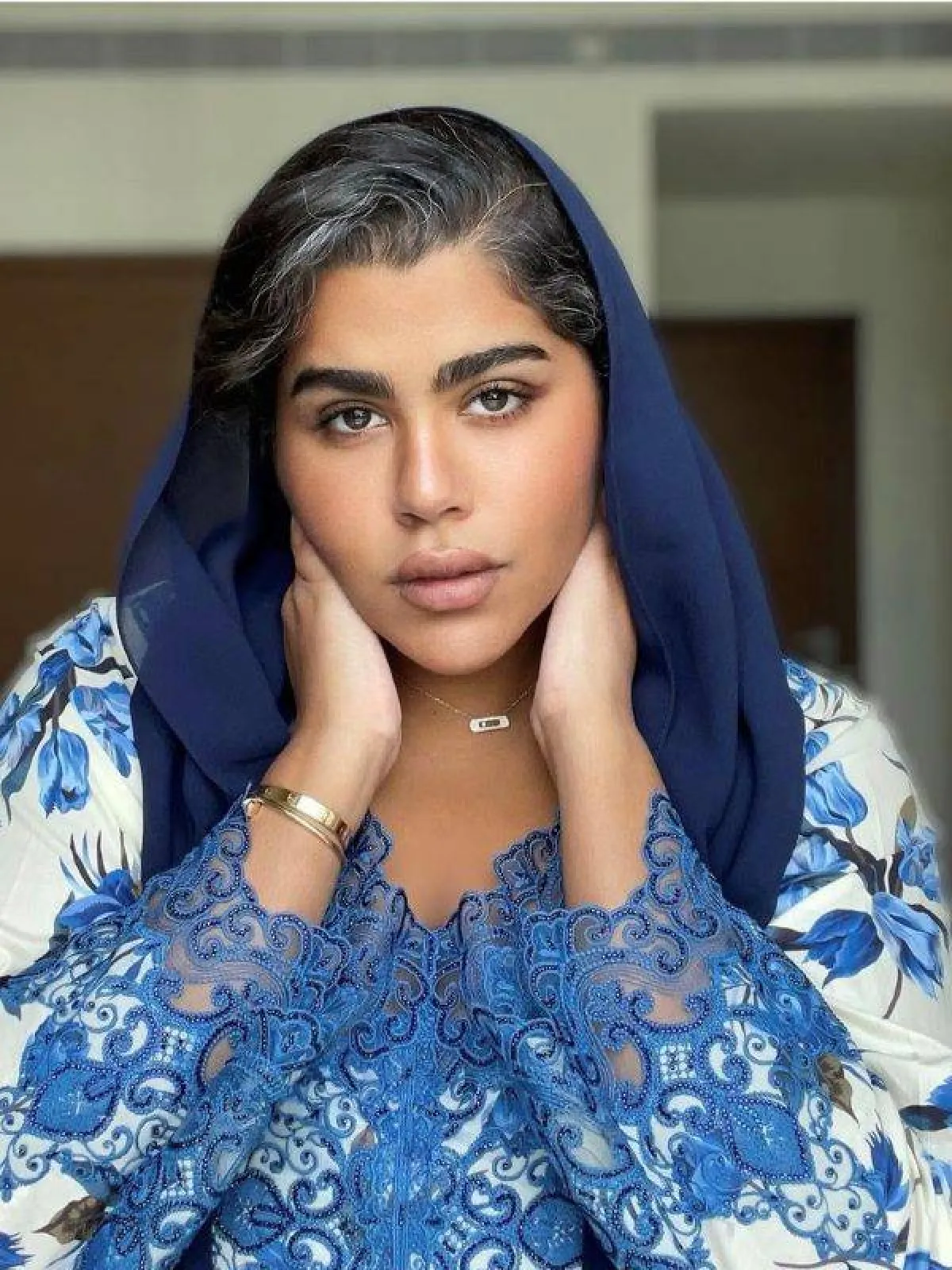 الحجاب الازرق