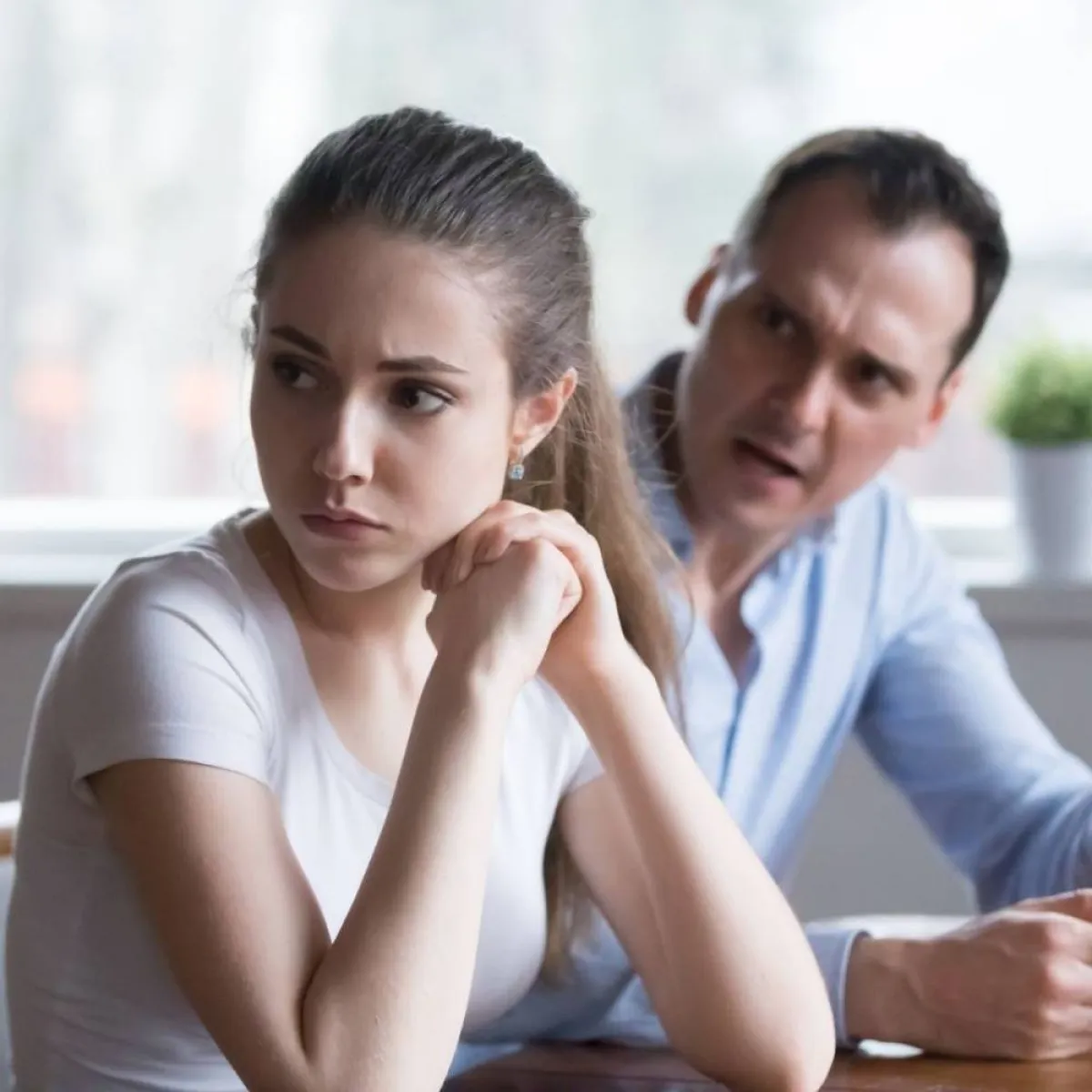 علامات الزوج الإنتهازي