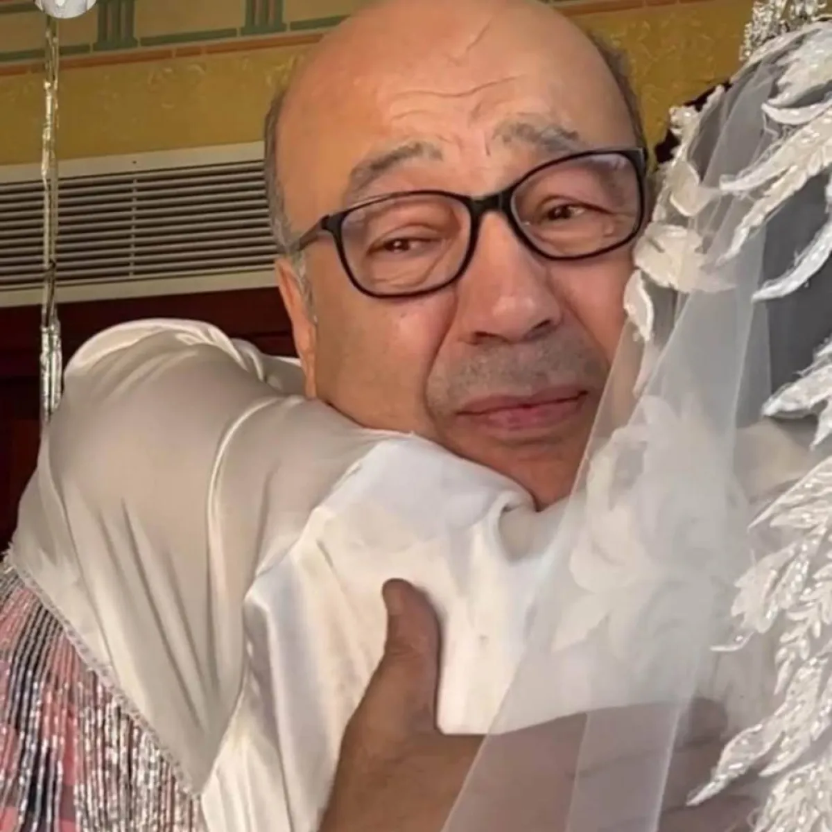 حجاج عبد العظيم وابنته الوحيدة دينا - الصورة من حساب المصور أبو طالب على انستغرام