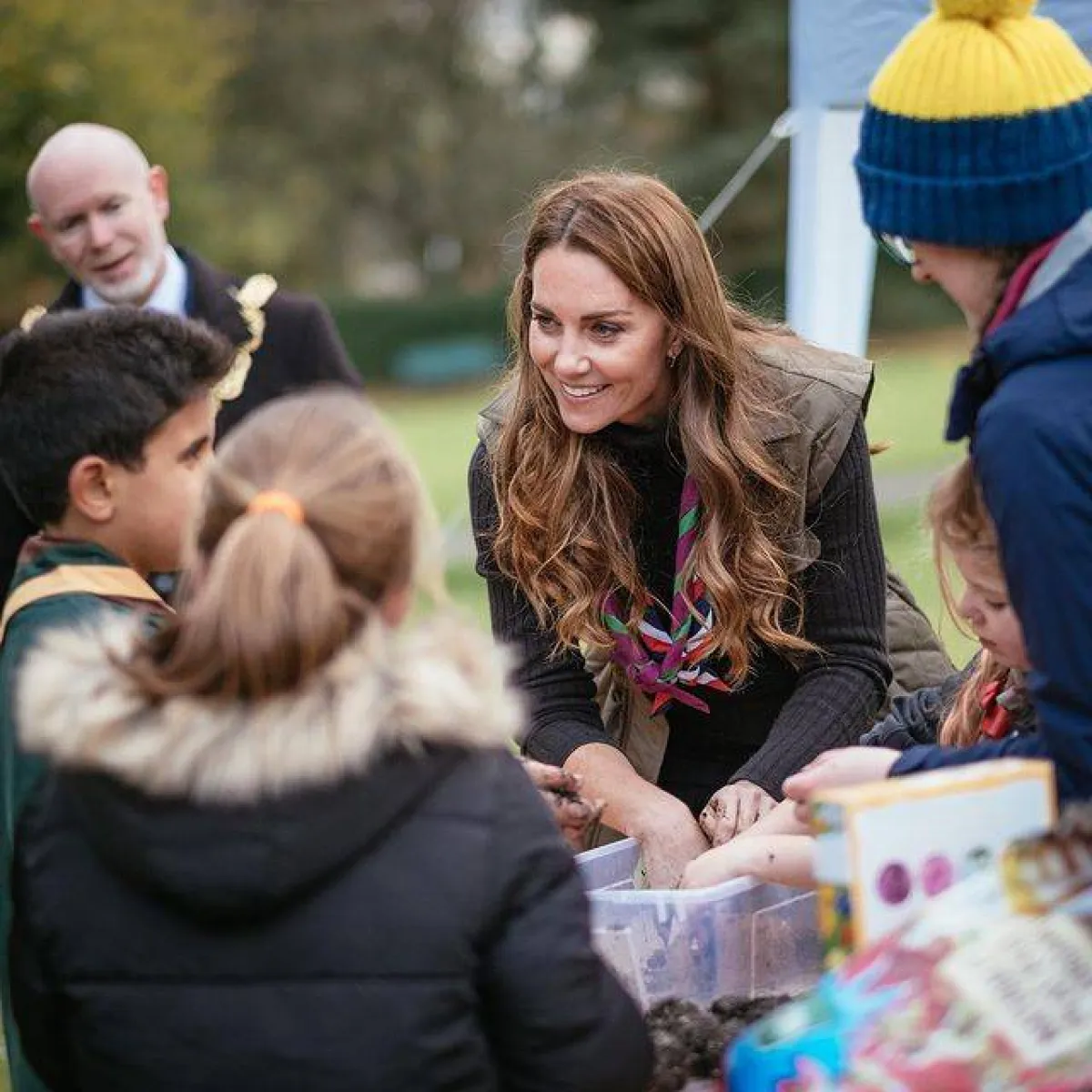 كيت ميدلتون مع أطفال الكشافة- الصورة من حساب دوق ودوقة كامبريدج على إنستغرام