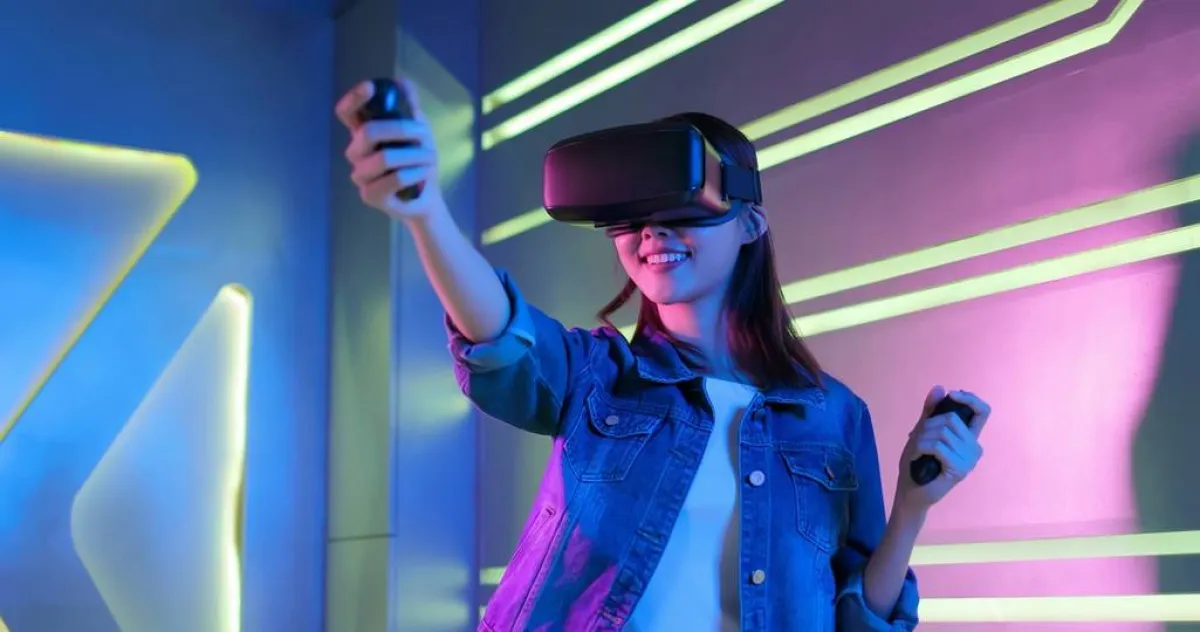 الواقع الافتراضي يوفّر بيئة ثلاثيّة الأبعاد تحيط بالمستخدم