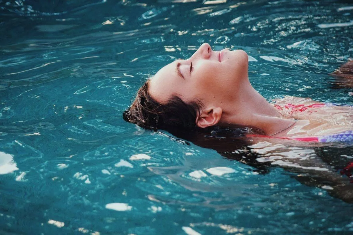 السباحة في البحر