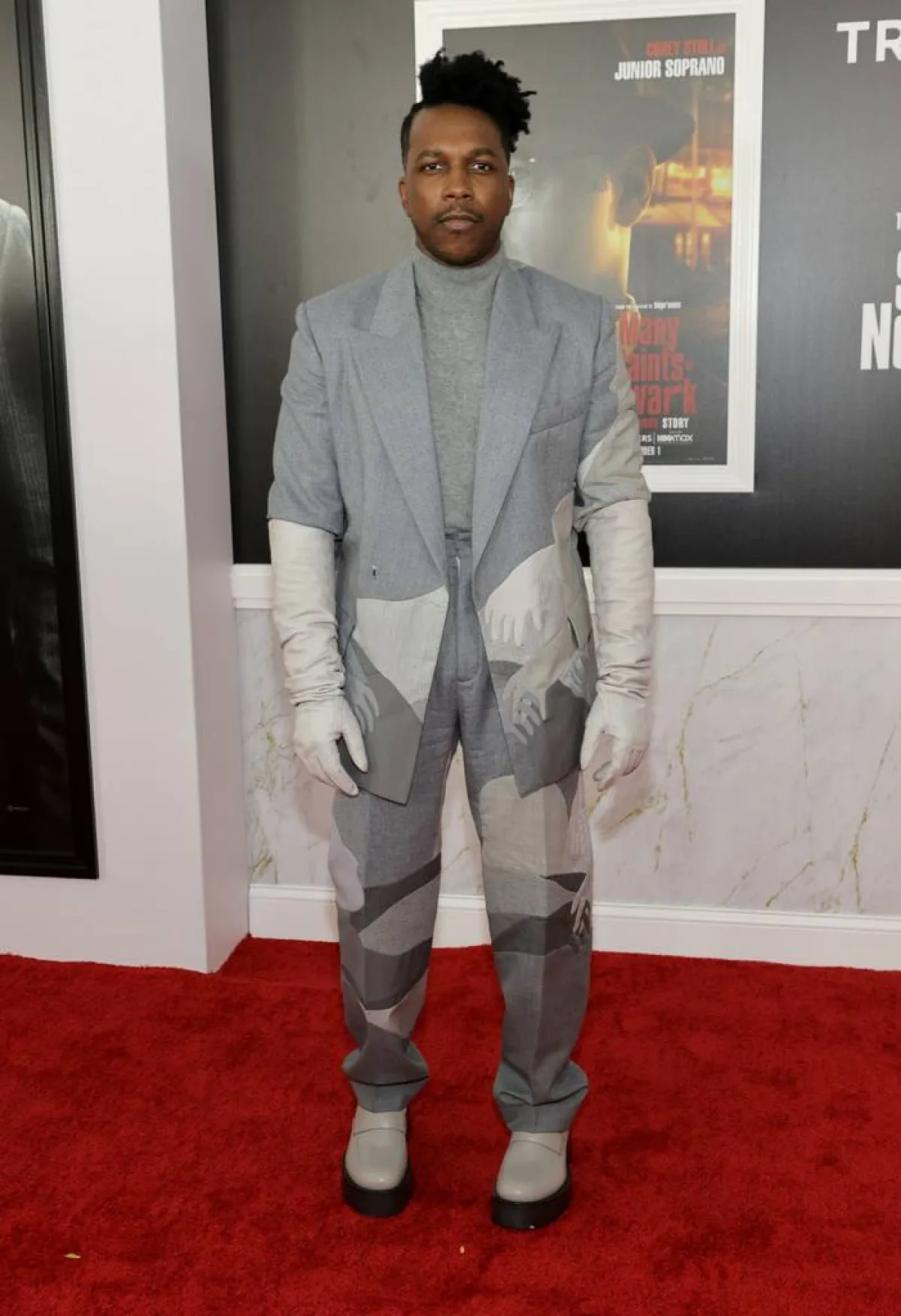 لسلي أودوم يرتدي من فالنتينو