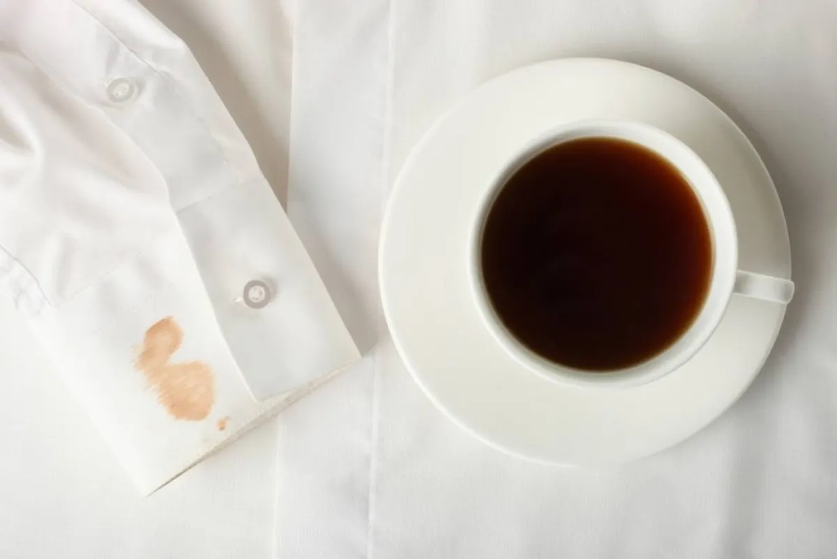 حيل لإزالة بقع الشاي من الملابس 