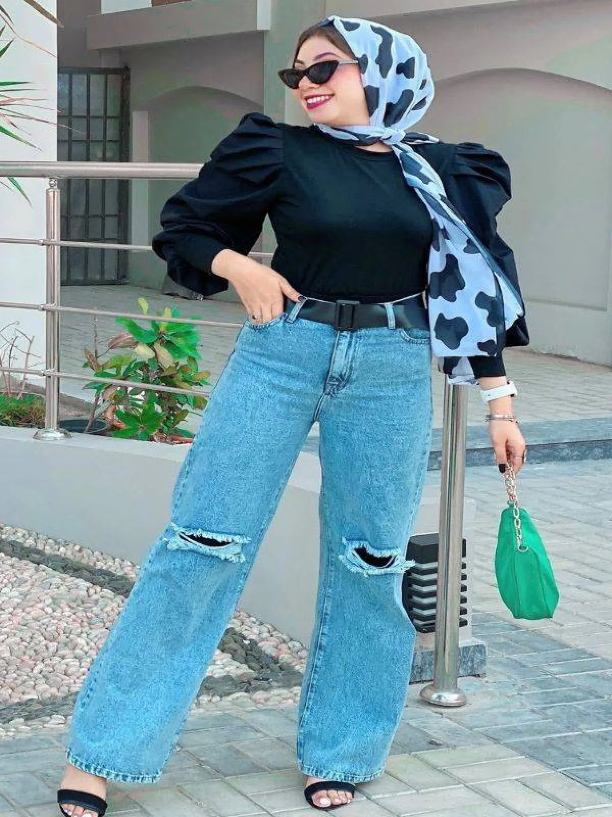 بنطلون الجينز الواسع