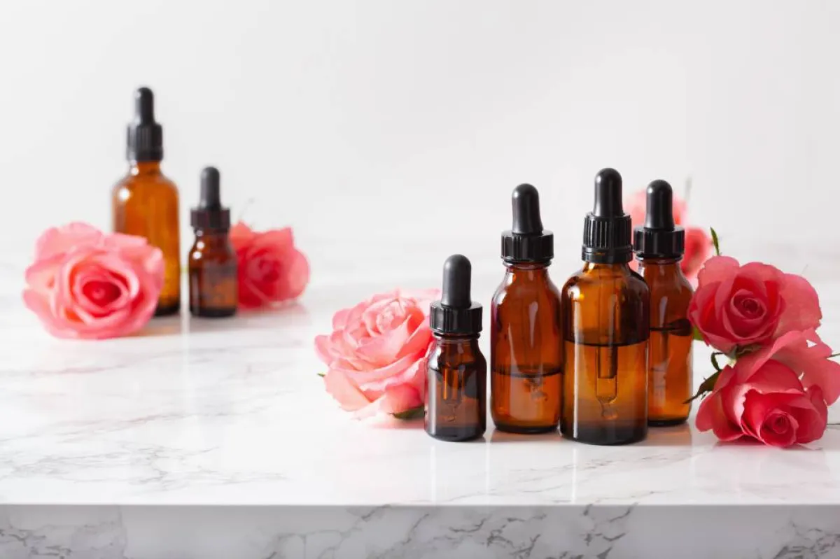 زيوت طبيعية مستعملة في تركيب المعطر المنزلي