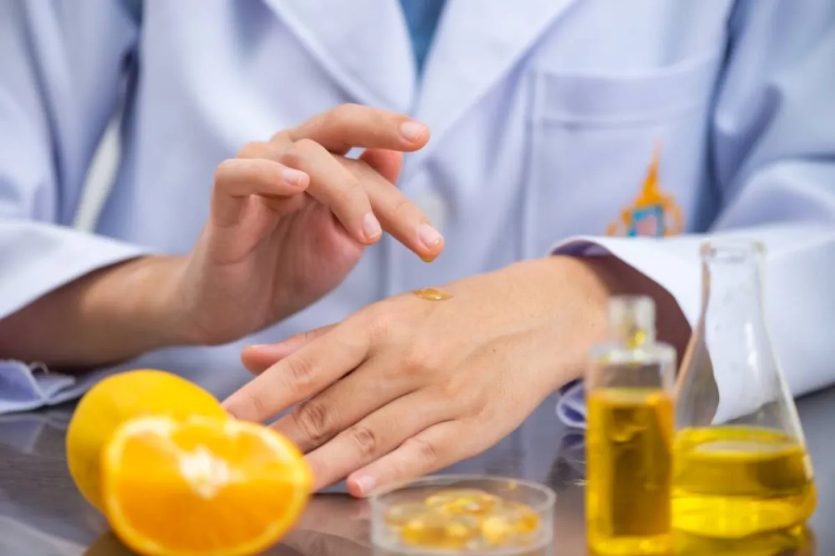 زيت البرتقال ضمن المكونات الاساسية في تركيب معطر جو منزلي