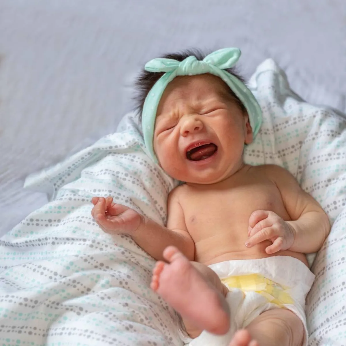 صورة لرضيع يبكي بشدة