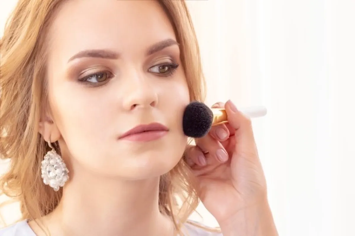 طريقة تطبيق مكياج العيون الجاحظة للعروس