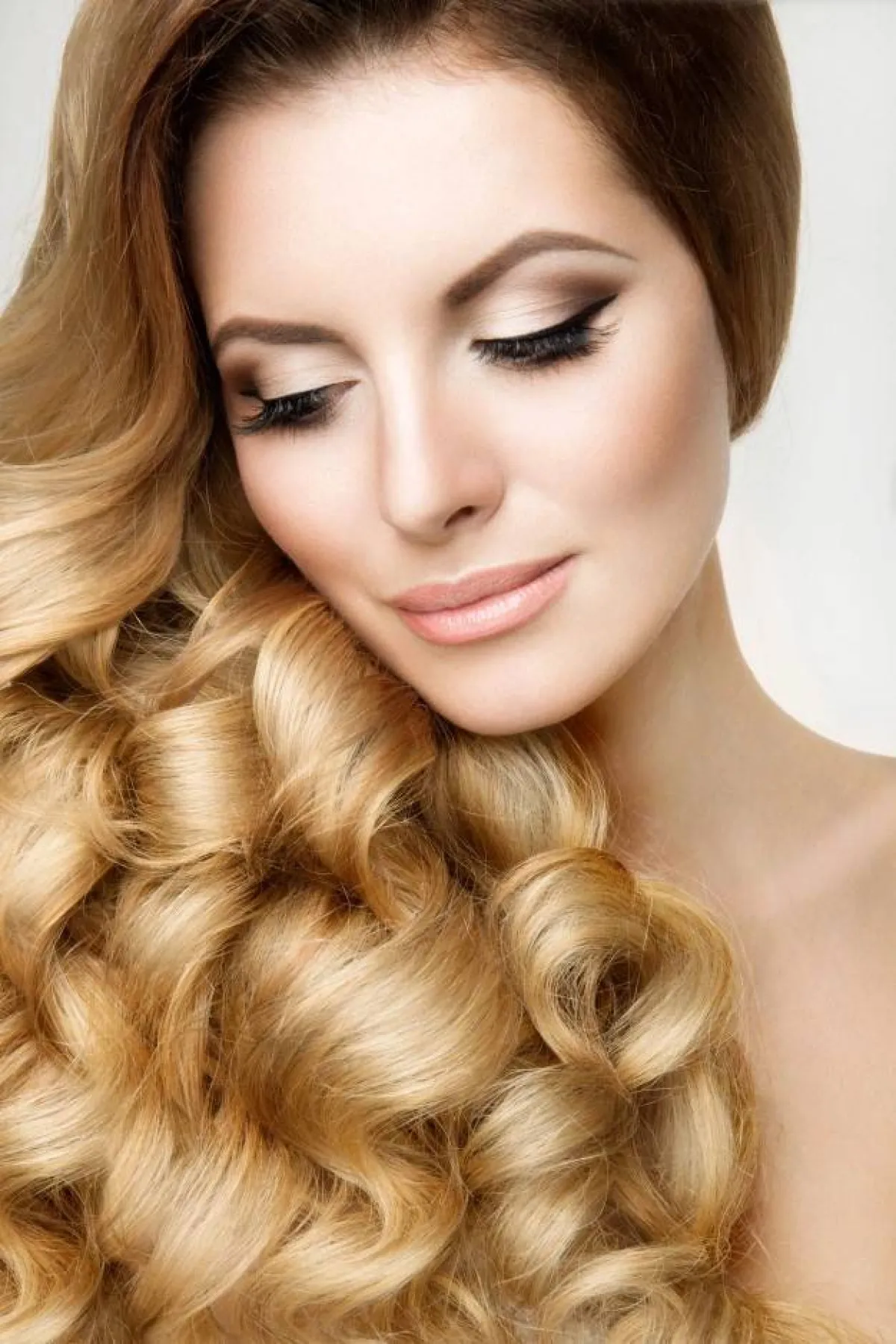 نصائح مكياج العيون الجاحظة للعروس