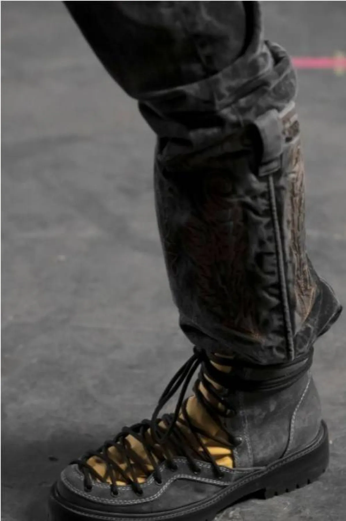 الجزمة الشامواه من واي بروجكت Y  Project