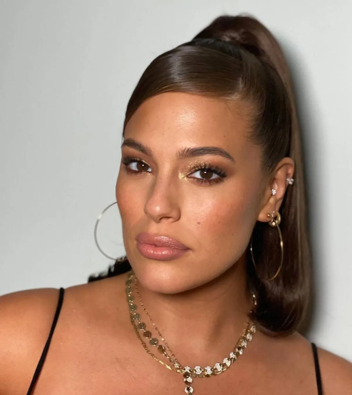 مكياج النيود بأسلوب آشلي غراهام