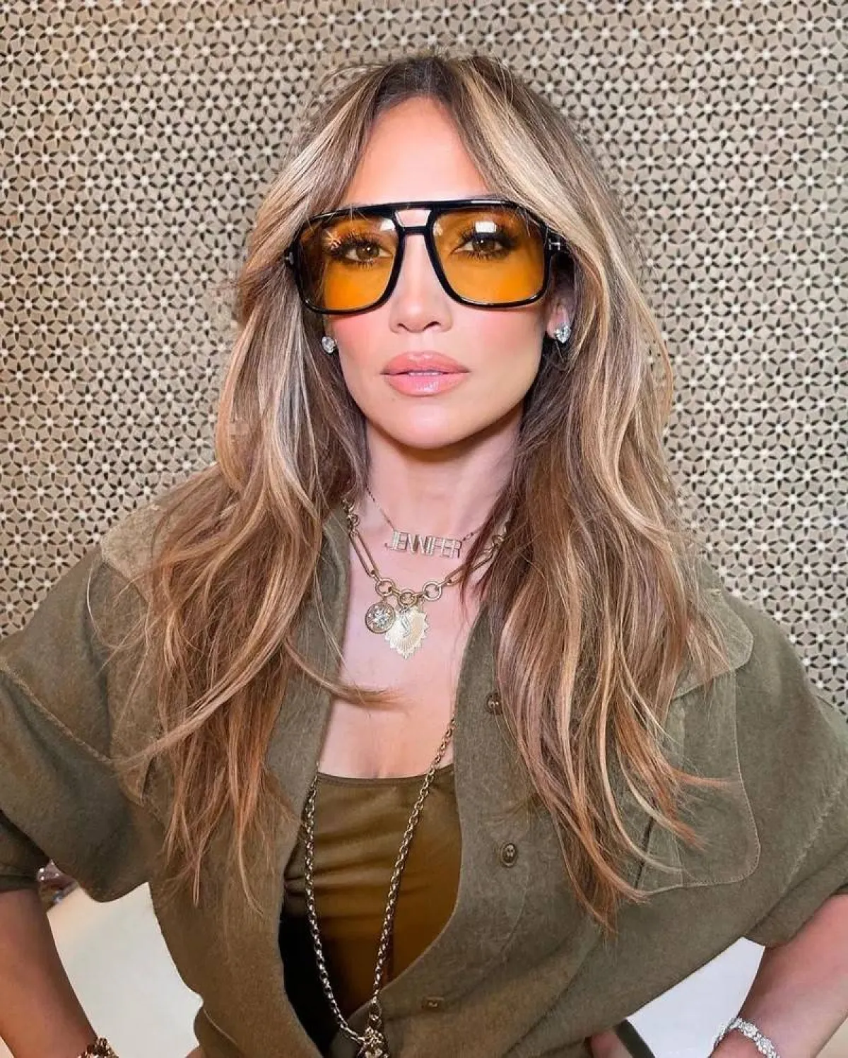 موضة قصة الشعر الطويل ذات الطبقات 