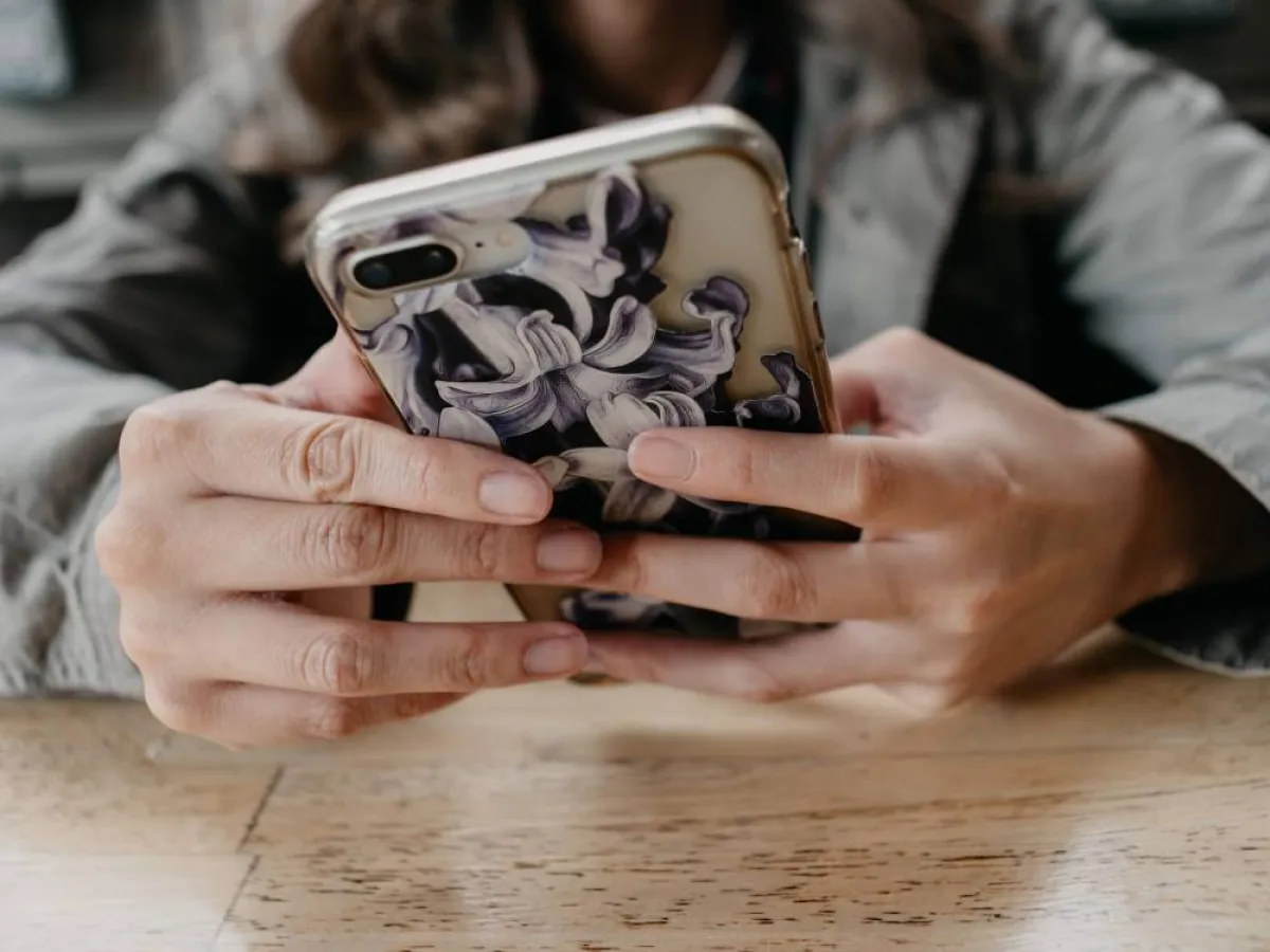 تزيين وتجميل حافظة الهاتف المحمول