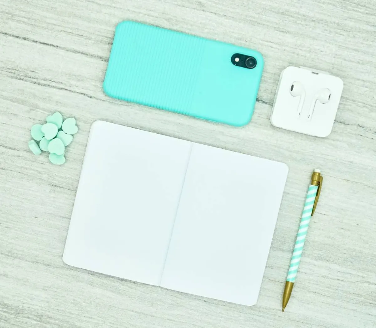 صنع حافظة الهاتف المحمول بصورة يدوية