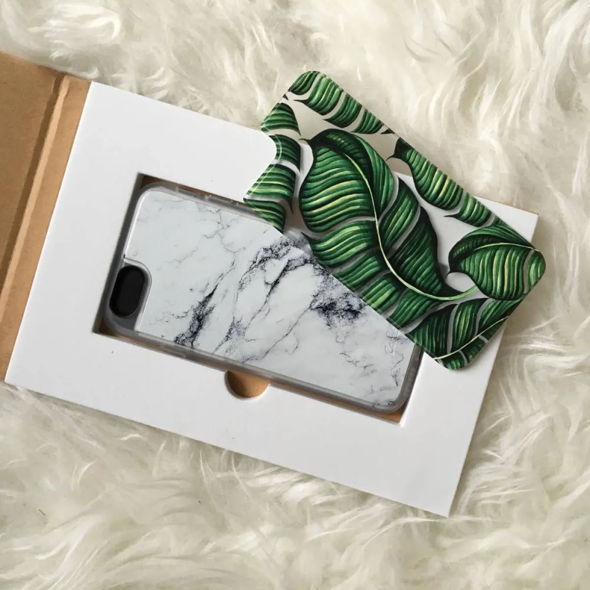 تزيين حافظة الهاتف المحمول الشفافة باستعمال الألوان