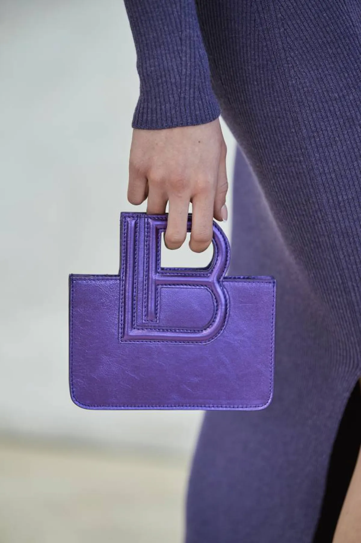 حقيبة بحجم وسط من لورا بياجوتي Laura Biagiotti  