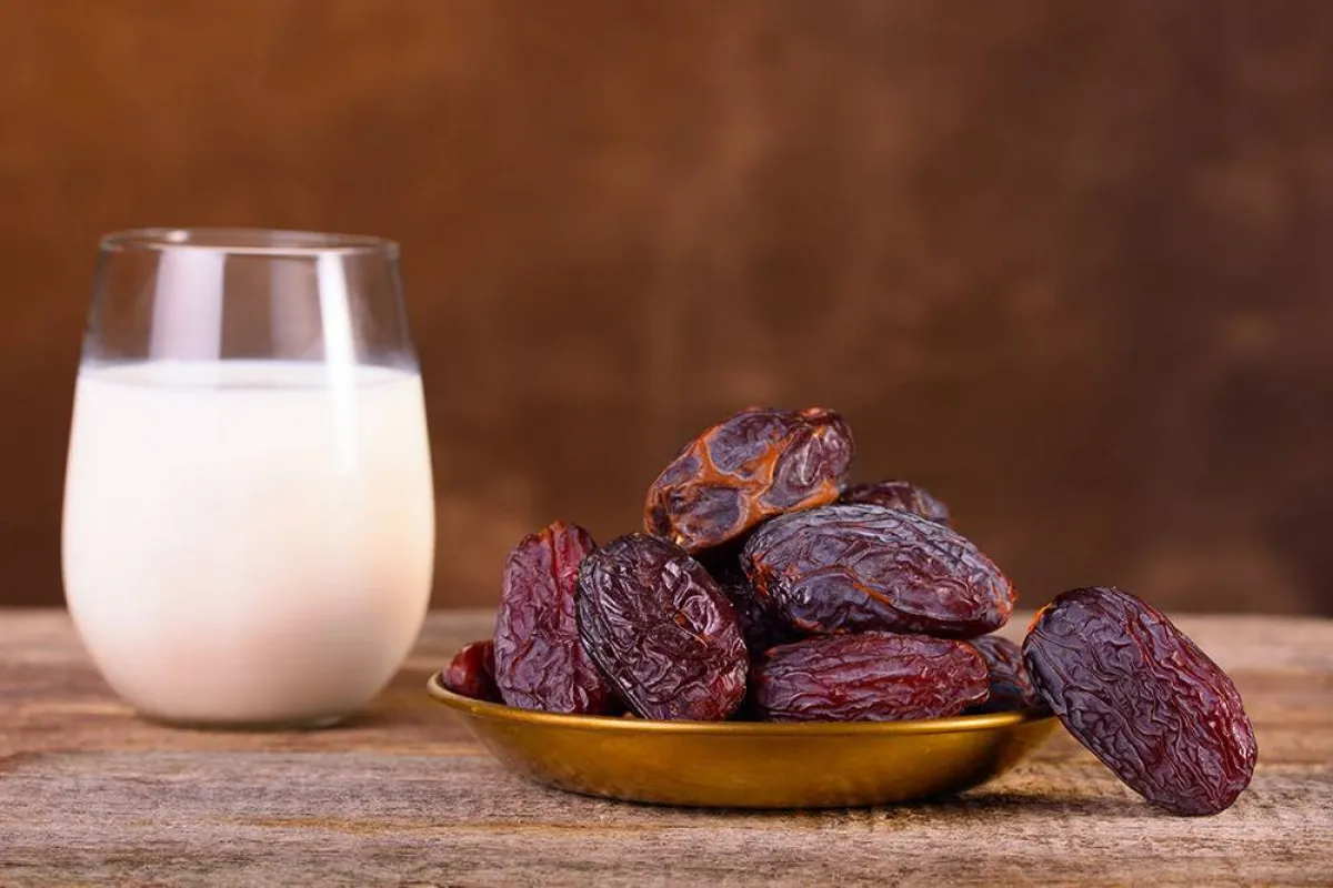 ما هي أضرار ريجيم التمر واللبن