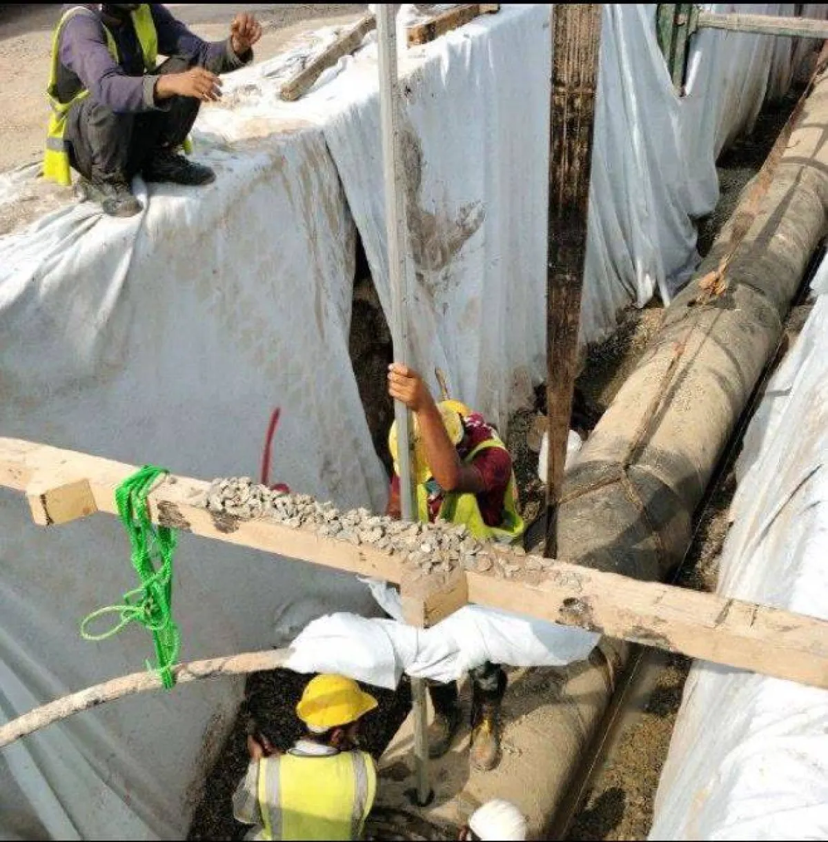 جانب من تنفيذ المشروع تصريف مياه الأمطار 