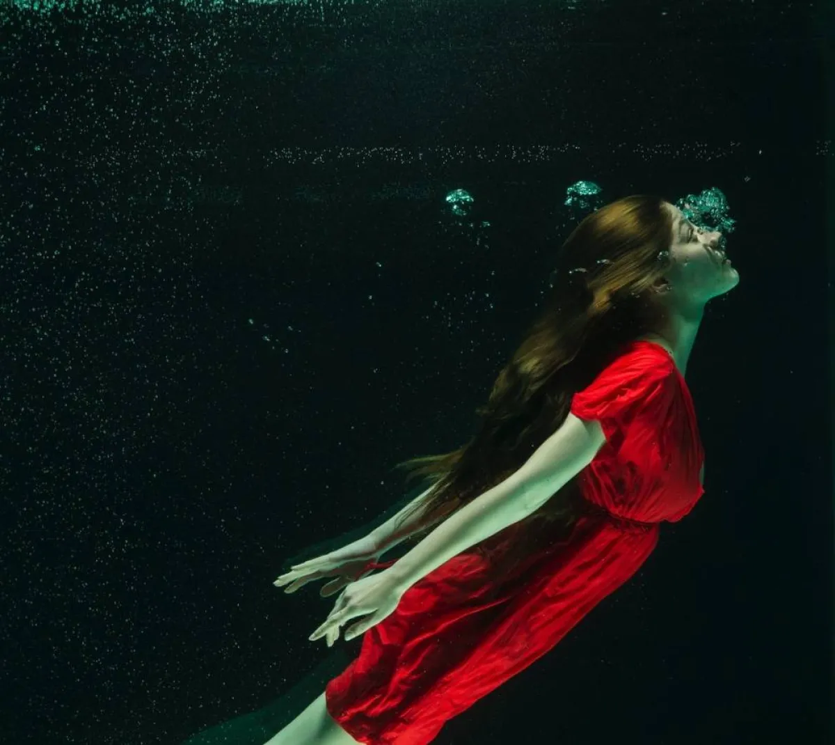 صورة تعبيرية عن فتاة من الخيال