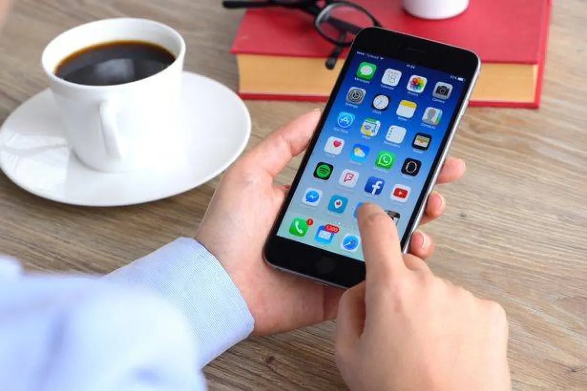 صورة هاتف آيفون