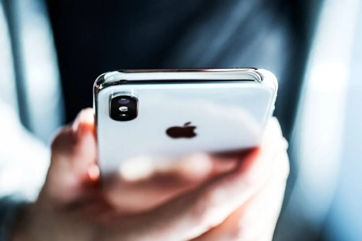 صورة هاتف آيفون